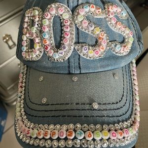 Caps
